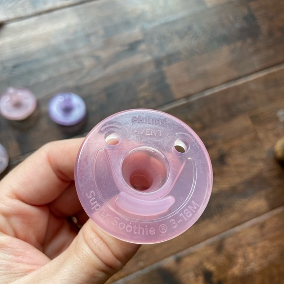 Baby girl pacifier binkie bundle lot 23 pieces - Picture 14 of 16